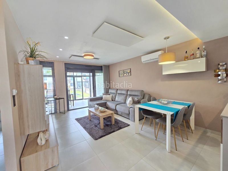 Foto 89c59ce0-f092-42e9-a04c-9af7590d2279. Apartament amb calefacció aparcament piscina a Punta Prima Orihuela