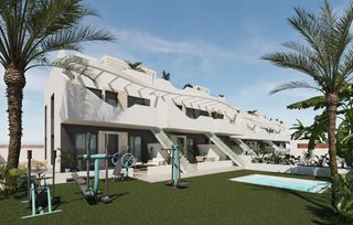 Pis  Avenida de la ventas. Planta baja con jardín y patio privado