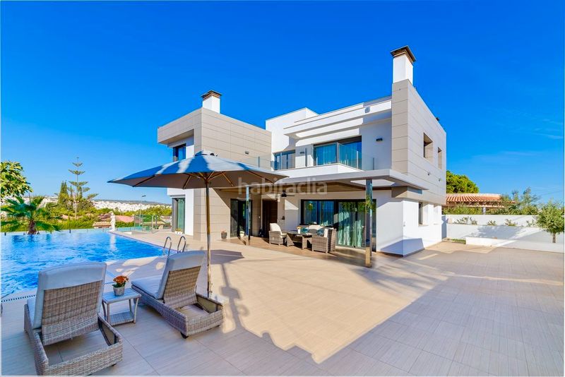 Foto fc9587f1-9868-44f9-9864-d344f77d45f9. Xalet amb calefacció aparcament piscina a Los Balcones-Los Altos Torrevieja