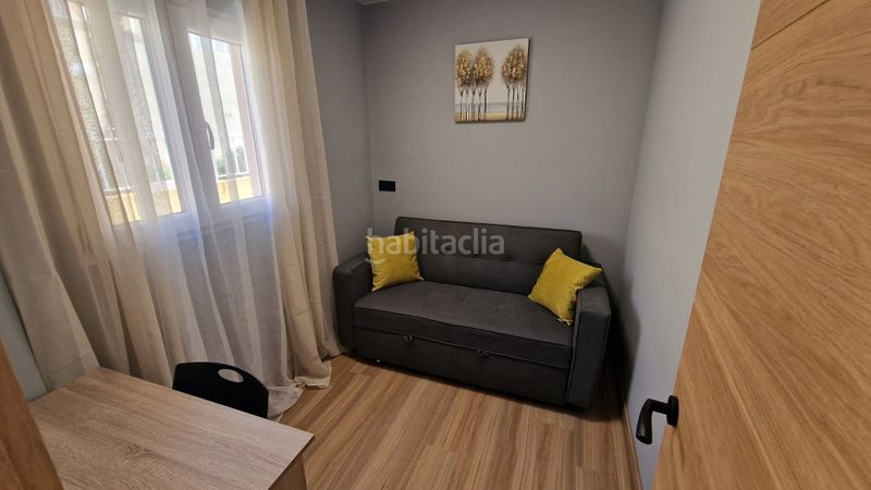 Foto ab00427e-5b40-4231-887f-cc4b97b8b185. Casa adossada amb piscina a Villamartín-Las Filipinas Orihuela