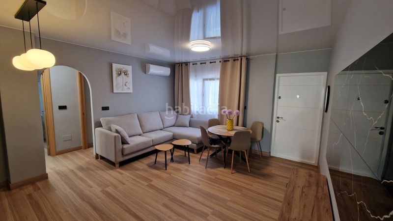 Foto c6b40784-9e13-434c-b9d9-3c2df26eae13. Casa adossada amb piscina a Villamartín-Las Filipinas Orihuela