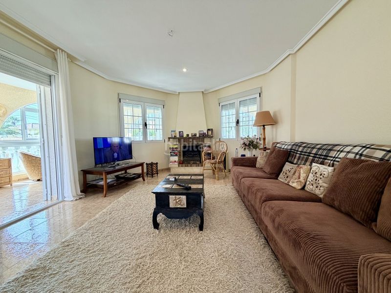 Foto f7a8a7e7-1009-4cad-8380-a9770feea8e8. Chalet fantástico chalet independiente en pueblo lucero!! en Rojales