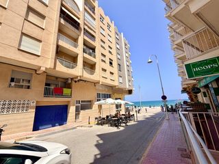 Pis  Carrer garcia lorca. Apartment for sale on the beachfront in guardamar