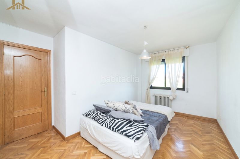 Foto 79297d30-b37d-40d3-9cb1-7938d0fbe799. Pis amb calefacció aparcament piscina a Aravaca Madrid