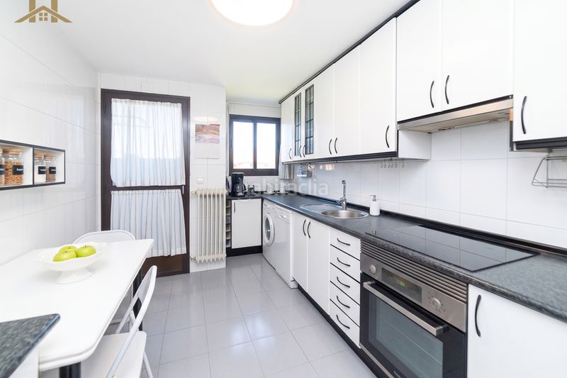 Foto d190eaab-1391-4ecd-bc22-564c27f0a8bd. Pis amb calefacció aparcament piscina a Aravaca Madrid