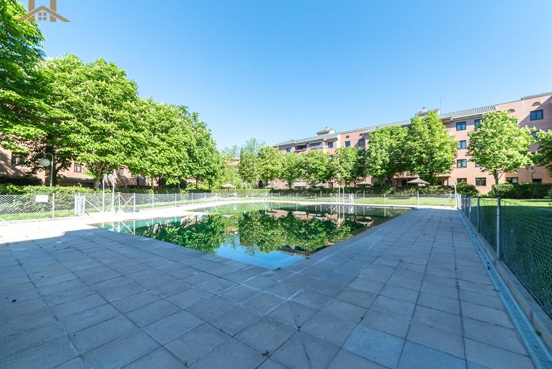 Foto 76e12aa3-70e3-4d1c-8832-b6e3ef7df960. Pis amb calefacció aparcament piscina a Aravaca Madrid
