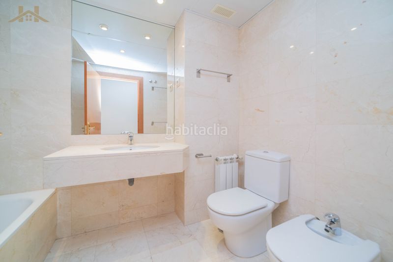Foto bce4e2e5-5ce0-4774-a991-ca659fc74a94. Pis amb calefacció aparcament piscina a Valdemarín Madrid