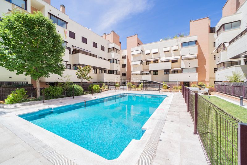 Foto 47b3fa64-098f-4500-afac-1eb09a2731f1. Flat with heating parking pool in Aravaca Madrid