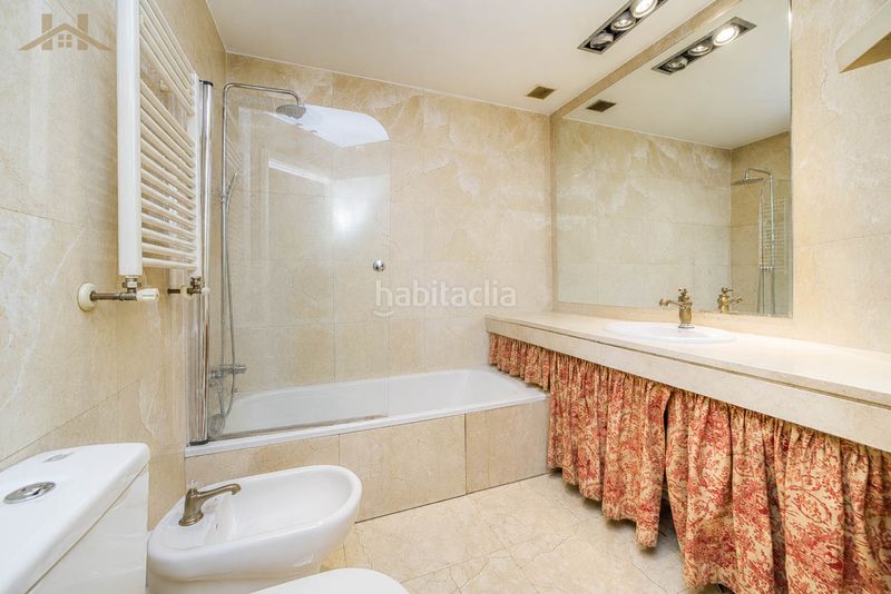 Foto 819e615a-91a2-4cb0-a922-86bf129e0096. Flat with heating parking pool in Aravaca Madrid
