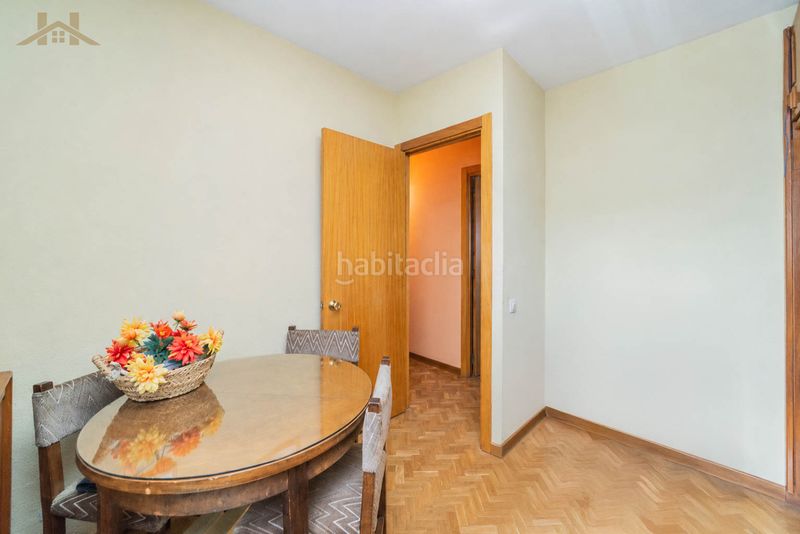 Foto b18b79c3-34c7-499c-9ec8-6685a68e9830. Casa adossada amb calefacció aparcament piscina a Madrid