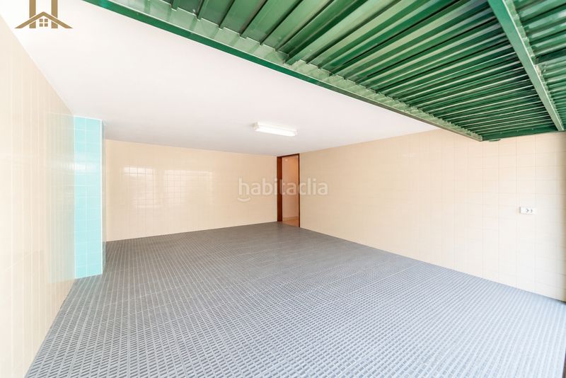 Foto 1b0a2b71-ee7a-42be-8ab5-69ab604cbc5f. Casa adossada amb calefacció aparcament piscina a Madrid
