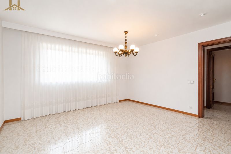 Foto 389f507b-cad2-40f5-954b-4b50b595a059. Casa adossada amb calefacció aparcament piscina a Madrid