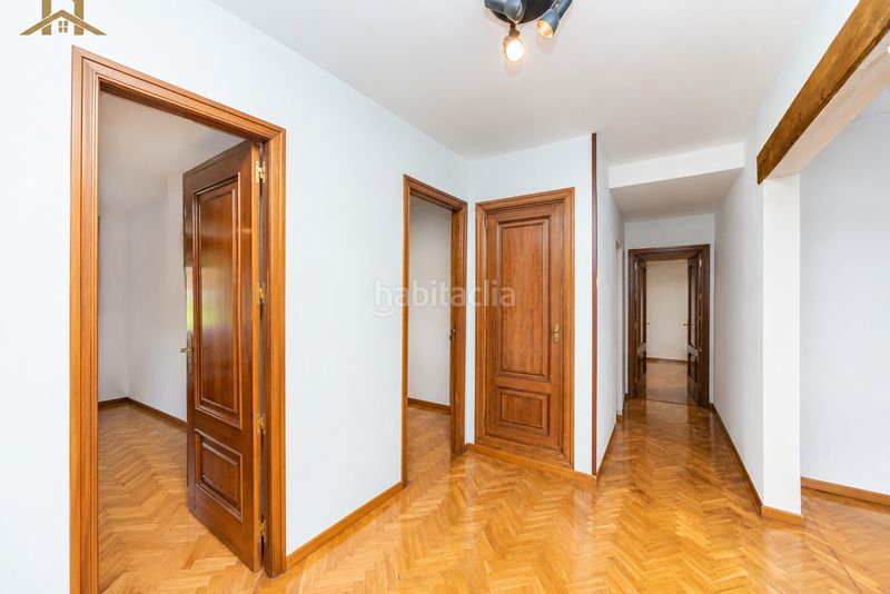 Foto bde3076a-e2b1-4858-8a9d-ddd9e9274db4. Casa adossada amb calefacció aparcament piscina a Madrid