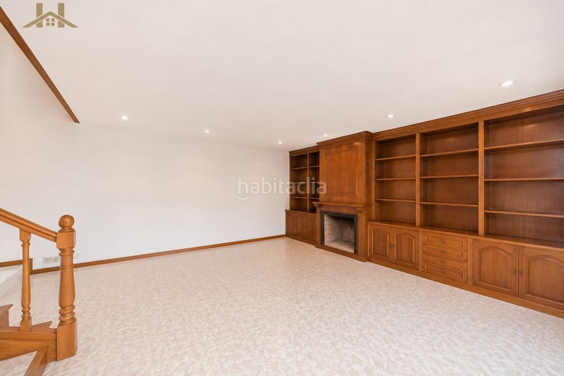 Foto c1aef4ce-ccfc-495b-8923-a3cc8249d65b. Casa adossada amb calefacció aparcament piscina a Madrid
