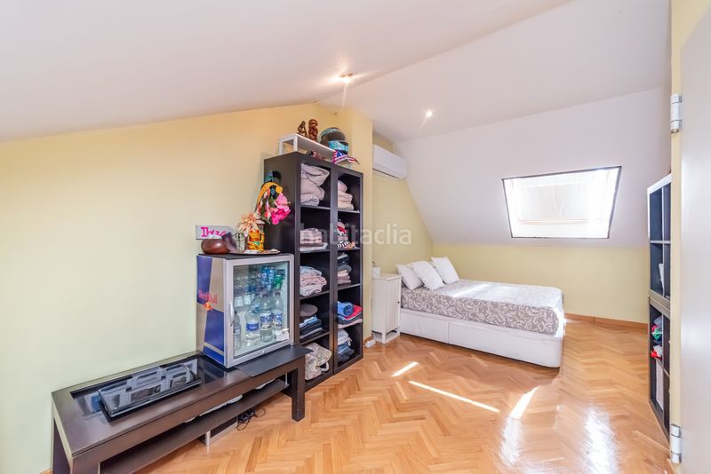 Foto 5d5e80cc-2458-438c-b606-93596c90858d. Casa adossada amb calefacció aparcament a Fuentebella-San Fermín-El Leguario Parla