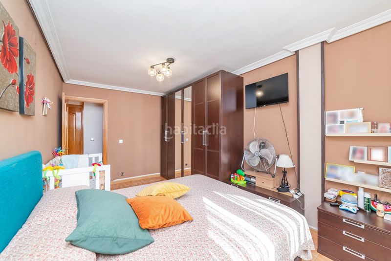 Foto b0b18636-04fb-48ed-ab8e-1663da6f4d2b. Pis amb calefacció a Reyes Parla
