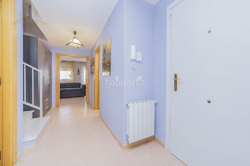 Foto 7804b810-fa41-4735-a652-b3a748a7c008. Casa aparellada amb calefacció aparcament a Parla este Parla