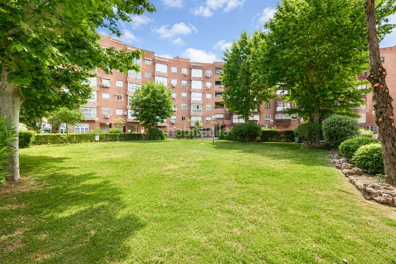 Foto c8212a54-ce85-4564-9513-dab224bed976. Pis amb calefacció aparcament piscina a Juncal Torrejón de Ardoz