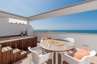 Penthouse in Cort. Dúplex con vistas al mar  ático en primera línea de mar en palma