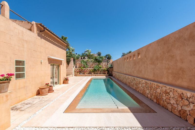 Foto c97460a1-bd3e-4b4f-94cd-28ad829733a0. Casa amb calefacció piscina a Ses Salines poble Ses Salines