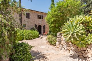 Casale in Porreres. Finca única de piedra natural en porreres con fantásticas vistas