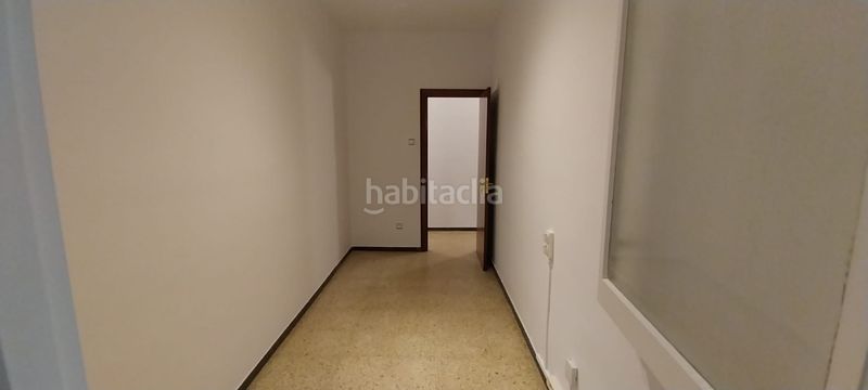 Foto 2cacec9f-a4b5-4552-835d-f30b4b8d46d0. Oficina a El Clot Barcelona