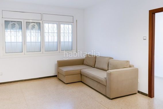 Foto 5eb67b75-6a38-4bf0-bf6d-741a5bbfb99d. Oficina a El Clot Barcelona