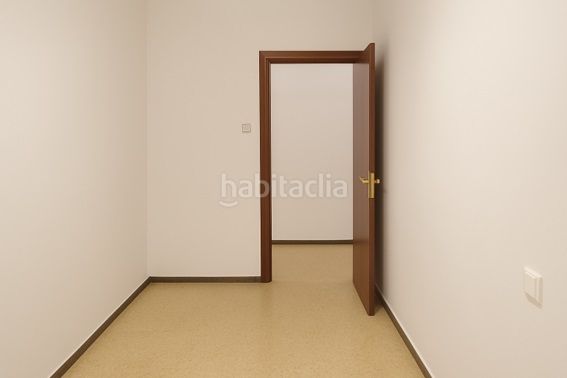 Foto fbd78418-f320-4beb-a96b-3e1e4c4541a0. Oficina a El Clot Barcelona