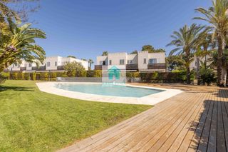 Reihenhaus in Platja de Mont-roig. ¡¡¡ oportunidad chalet en venta a 30 metros del mar y con licenc
