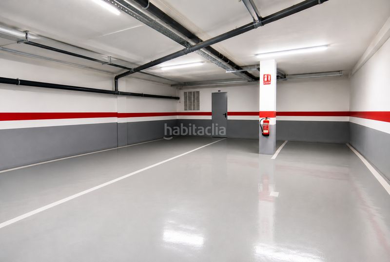 Foto 54a3fc8f-78a3-4b4c-903d-9af33b5ec1b9. Aparcament cotxe a Passeig Marítim Miami Platja