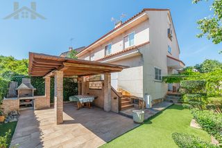 Xalet  Calle salvador dal�. Chalet pareado en venta en calle salvador dal�