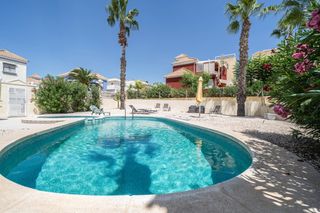 Casa adossada a Villamartín-Las Filipinas. Ref ez028esta encantadora casa adosada de 2 dormitorios estaacut