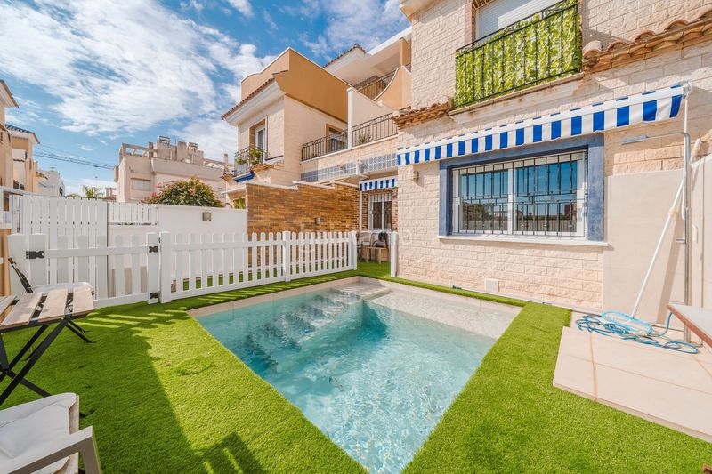 Foto 3d250cfd-cc19-4517-bb3c-df7cd8908491. House with heating pool in Torre de la Horadada Pilar de la Horadada