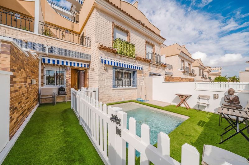 Foto 726dd827-2e65-4508-97db-d42481079a6e. House with heating pool in Torre de la Horadada Pilar de la Horadada