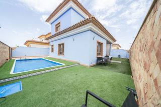 Casa en Los Peñascos-El Salero-Los Imbernones. Ref. cz021descubre esta preciosa villa independiente en san pedr