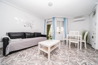 Alquiler Apartamento en Zona Playa del Cura. Imagina despertar a solo 50 metros de la orilla y empezar el dia