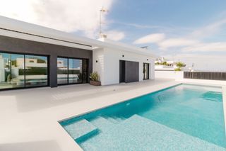 Casa in Pueblo Lucero. Villa con solaacuterium y vistas panoraacutemicas en ciudad ques