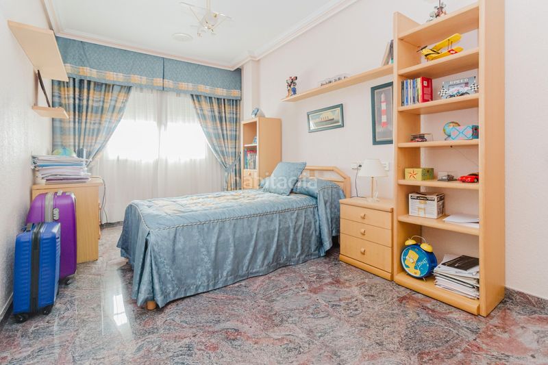 Foto 498756f1-d895-45c2-9121-b0f8302e8c90. Casa adossada amb aparcament a Centro Alcázares (Los)