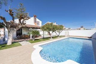 House en Santiago de La Ribera. Villa independienteampnbspcon 4 dormitorios, piscina privada y s
