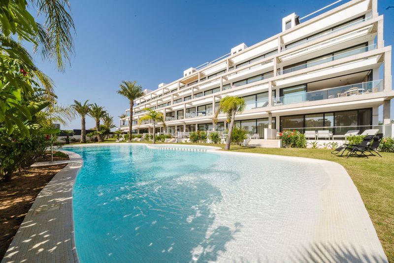 Foto 1a22d3b0-029f-4869-99dd-cd2524ba1f90. Casa amb piscina a Islas Menores-Mar de Cristal Cartagena