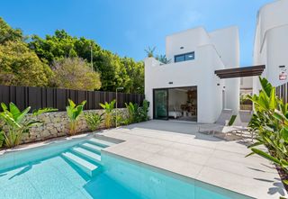 Casa in Mil Palmeras. Villa independiente con piscina privada en mil palmerasampnbspvi