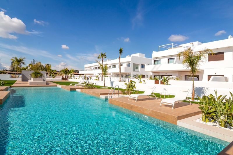 Foto b3c4bb37-2108-475b-9a30-148046df39d4. Casa amb aparcament piscina a Centro Alcázares (Los)