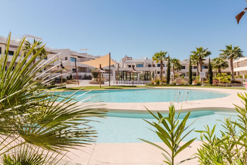 Foto 1a09141a-2c7a-4920-9dfc-792831a91c32. Casa amb aparcament piscina a Playa de los Náufragos Torrevieja
