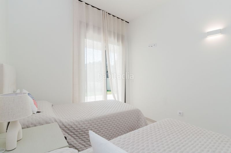 Foto 1526d034-b484-45ce-8dfb-4346a158640f. Casa amb aparcament piscina a Playa de los Náufragos Torrevieja
