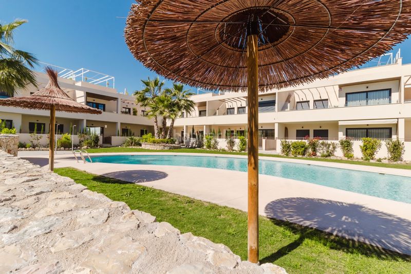 Foto 2cad8f09-3949-4a7b-903d-18b0c99d83bc. Casa amb aparcament piscina a Playa de los Náufragos Torrevieja