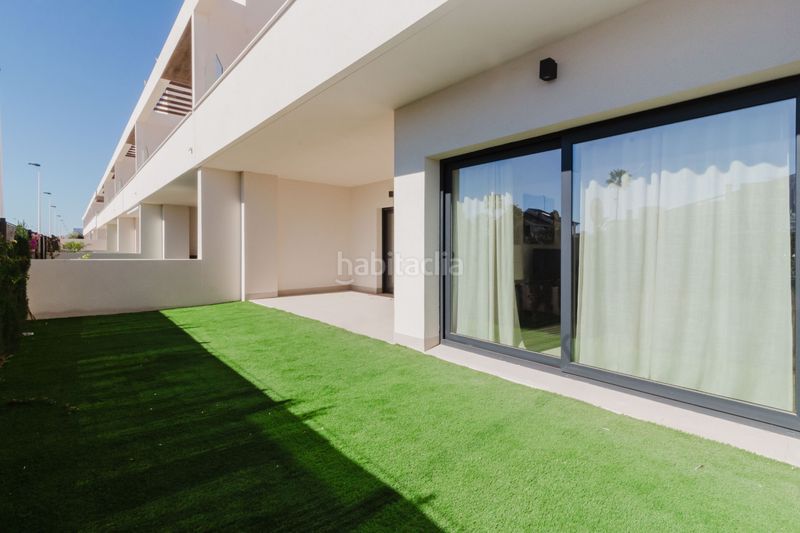 Foto 8601f0b2-3bcd-4aa4-9638-678709624a1c. Casa amb aparcament piscina a Playa de los Náufragos Torrevieja