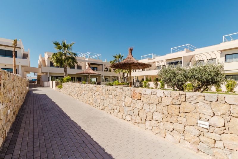 Foto fc83d888-39a0-4282-b691-2295b1fa3602. Casa amb aparcament piscina a Playa de los Náufragos Torrevieja