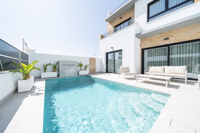 Foto af7bfadd-2d45-4a4b-a9b0-27599ba0393e. Casa a schiera con piscina in Benijófar