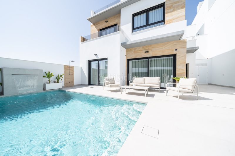 Foto b25840b6-91ee-4cee-a3b6-86063253c4e7. Casa a schiera con piscina in Benijófar