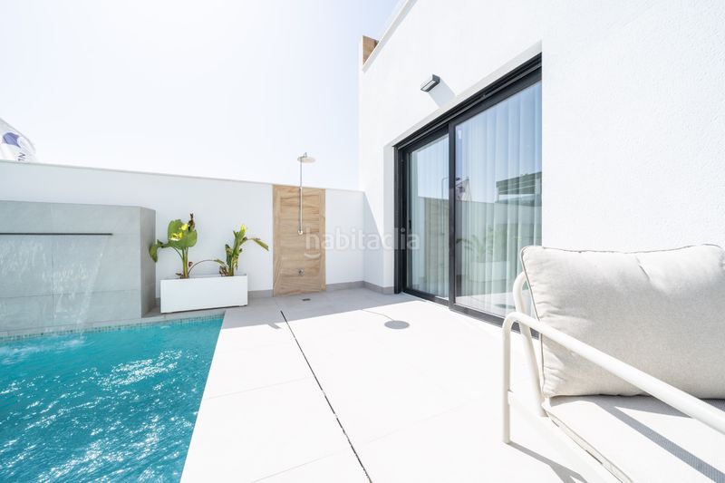 Foto c493d5d3-60a0-4077-a1c6-3b2a73b32d54. Casa a schiera con piscina in Benijófar